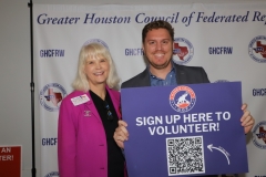 GOTVRallyAug2022VolunteerSignCindySiegel